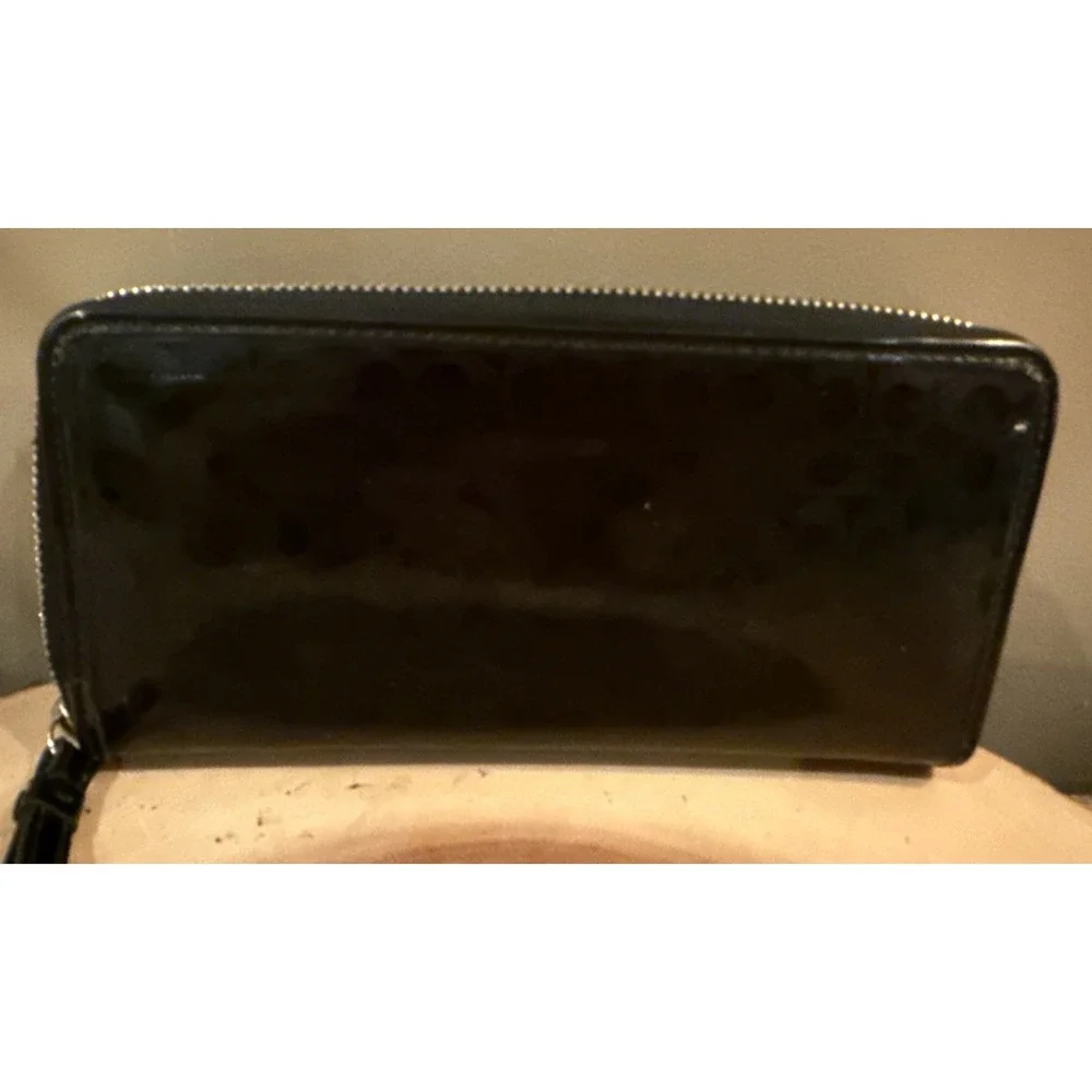 Coach Perforated Embossed Liquid Gloss Leather Black Accordian Zip Wallet Logo❤️
